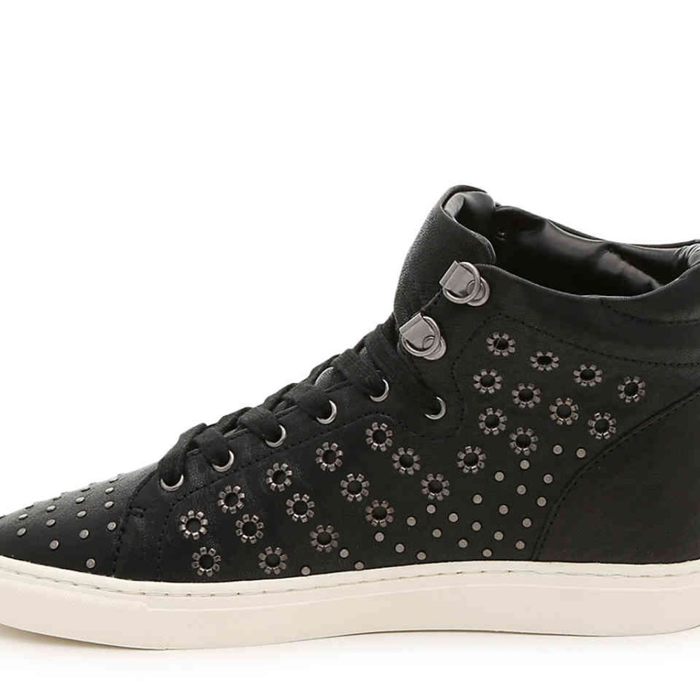 Vince Camuto Women's Black Sneaker 8M - Picture 3 of 10